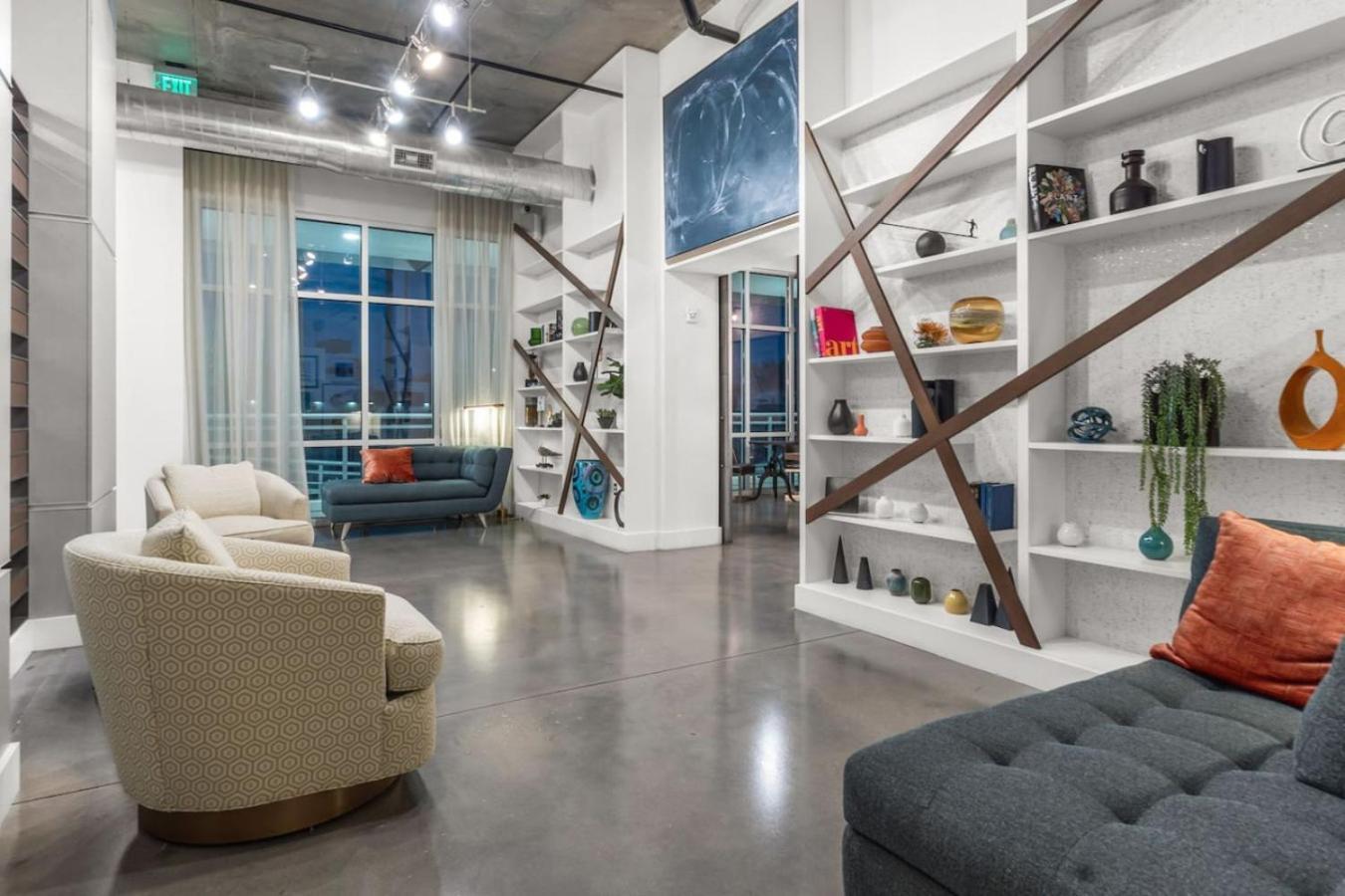 Modern 2 Bed Getaway Steps From Tropicana Field Saint Petersburg Eksteriør billede