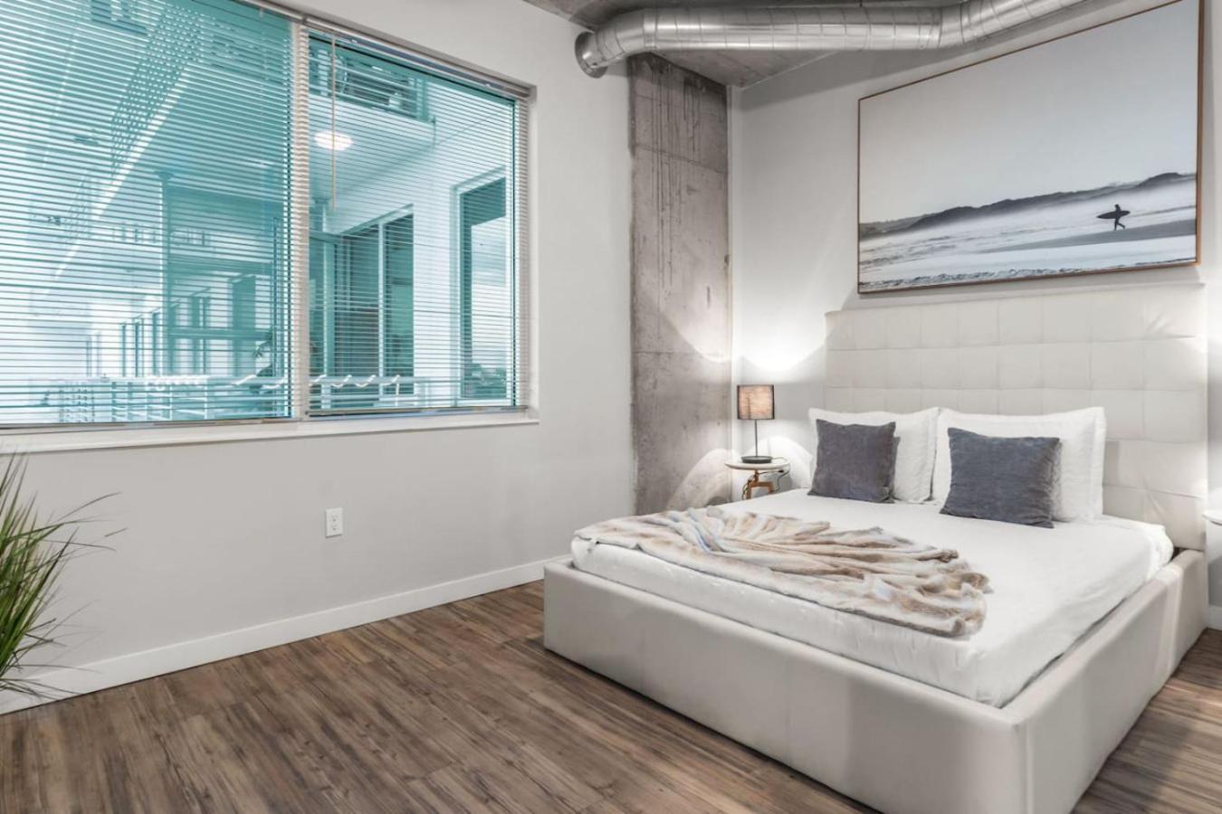 Modern 2 Bed Getaway Steps From Tropicana Field Saint Petersburg Eksteriør billede