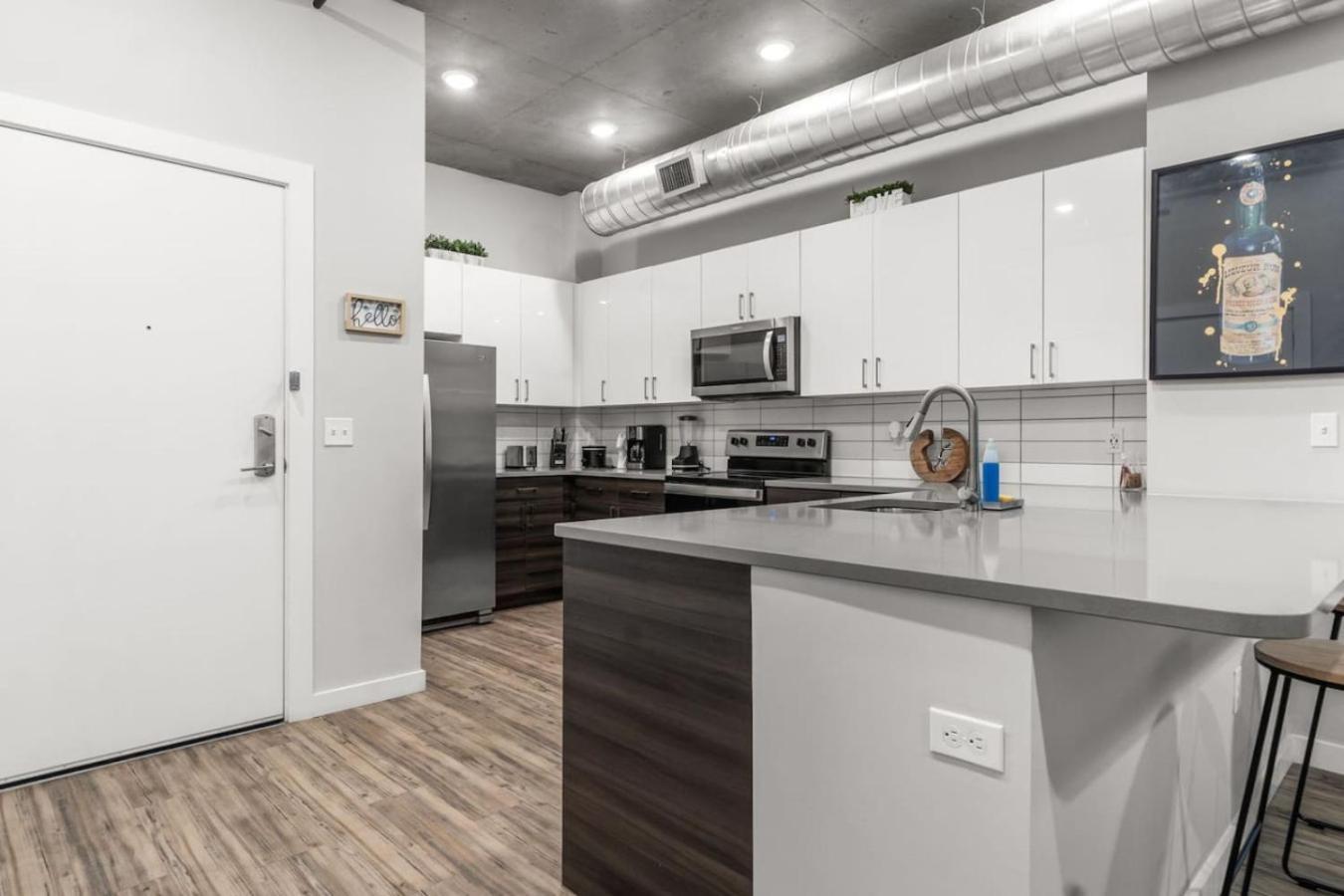 Modern 2 Bed Getaway Steps From Tropicana Field Saint Petersburg Eksteriør billede